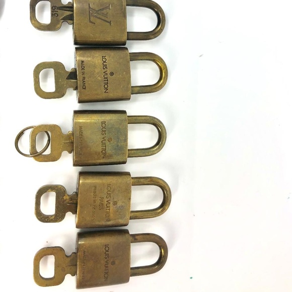 Auth Louis Vuitton Gold Tone Lock and Key #753L22 - Picture 6 of 7